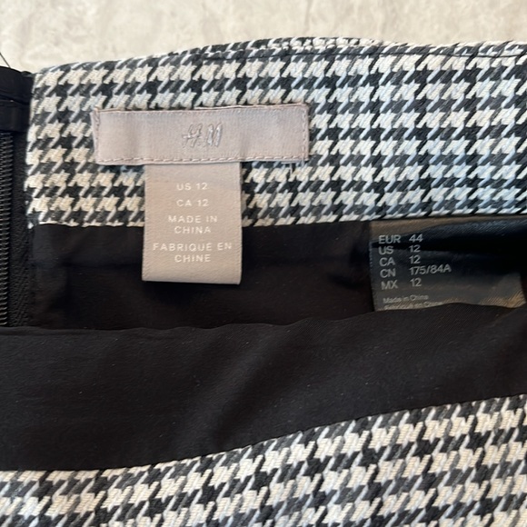 H&M Houndstooth Skirt - Picture 4 of 4